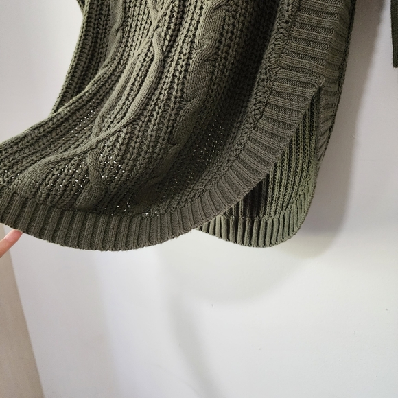 Express Cable Knit Cowl Neck Circle Hem Olive Green Sweater Size Small NWT - Picture 5 of 9